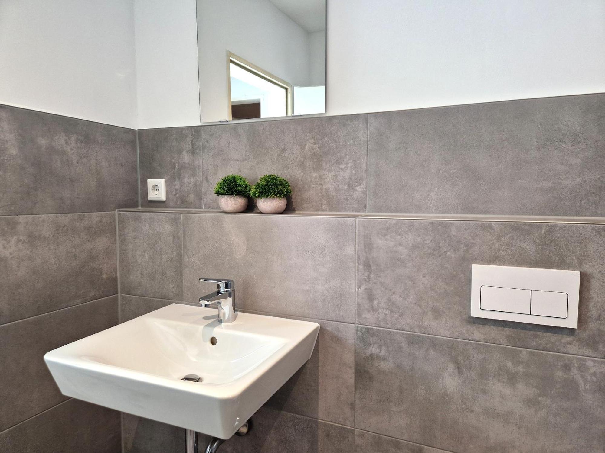 Meribu H1 Wohnung Fuer Monteure Und Arbeiter Gelsenkirchen Bagian luar foto